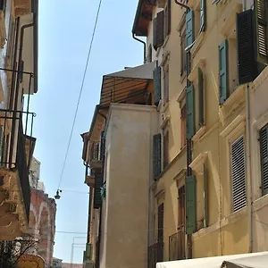 residenza-tre-marchetti.hotelinveneto.com/